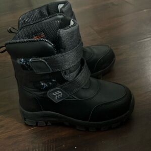 Black Snow boots 13